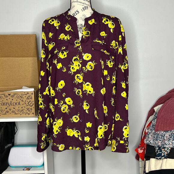 Calvin Klein MEDIUM Printed Roll Tab Sleeve Blouse - Stitch Fix Button Up Top - Picture 15 of 15